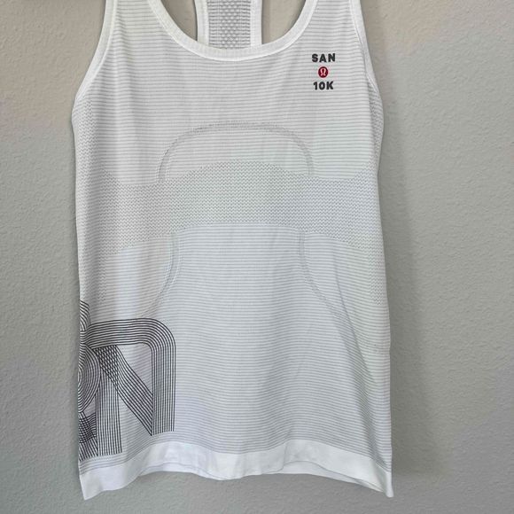 Lululemon Sz6 Tank Top White Swiftly Racerback Special Edition San Diego 10k Run - Picture 4 of 8